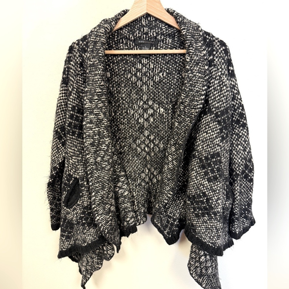BCBGMaxAzria Gray & Black Geometric Boho Long Sleeve Cardigan Sweater Pockets L